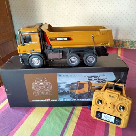 Camion benne HUINA modele 1582 , radio command ,en mtal.
110 Parigny-les-Vaux (58)