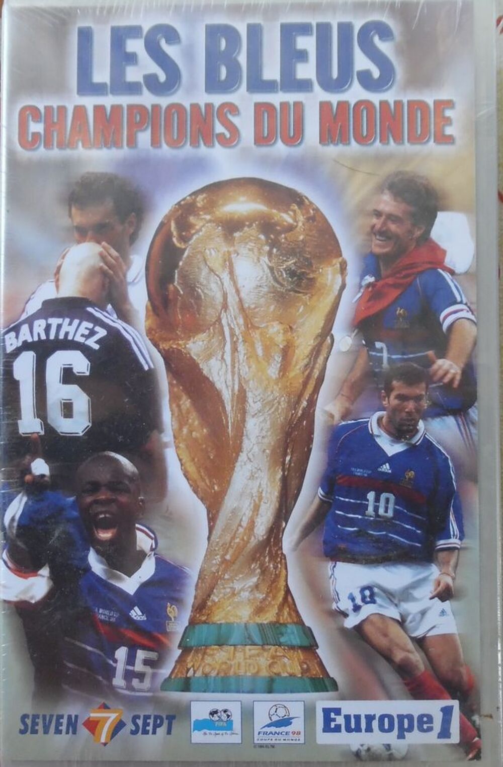 Cassette vid&eacute;o VHS Les bleus champions du monde 1998 neuve Photos/Video/TV