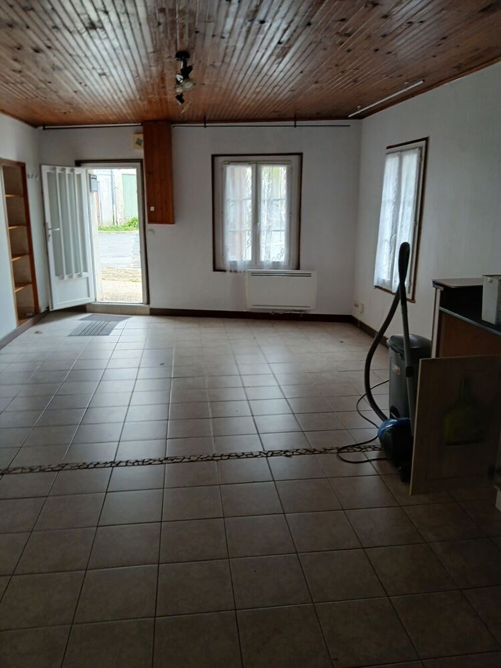 Location Maison Loué petite maison  de plein pied  sortie ville Pons