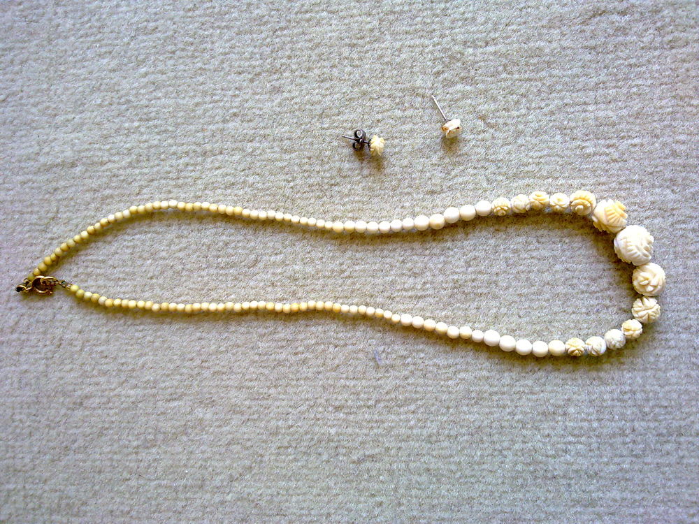 Parure en ivoire v&eacute;g&eacute;tal Bijoux et montres