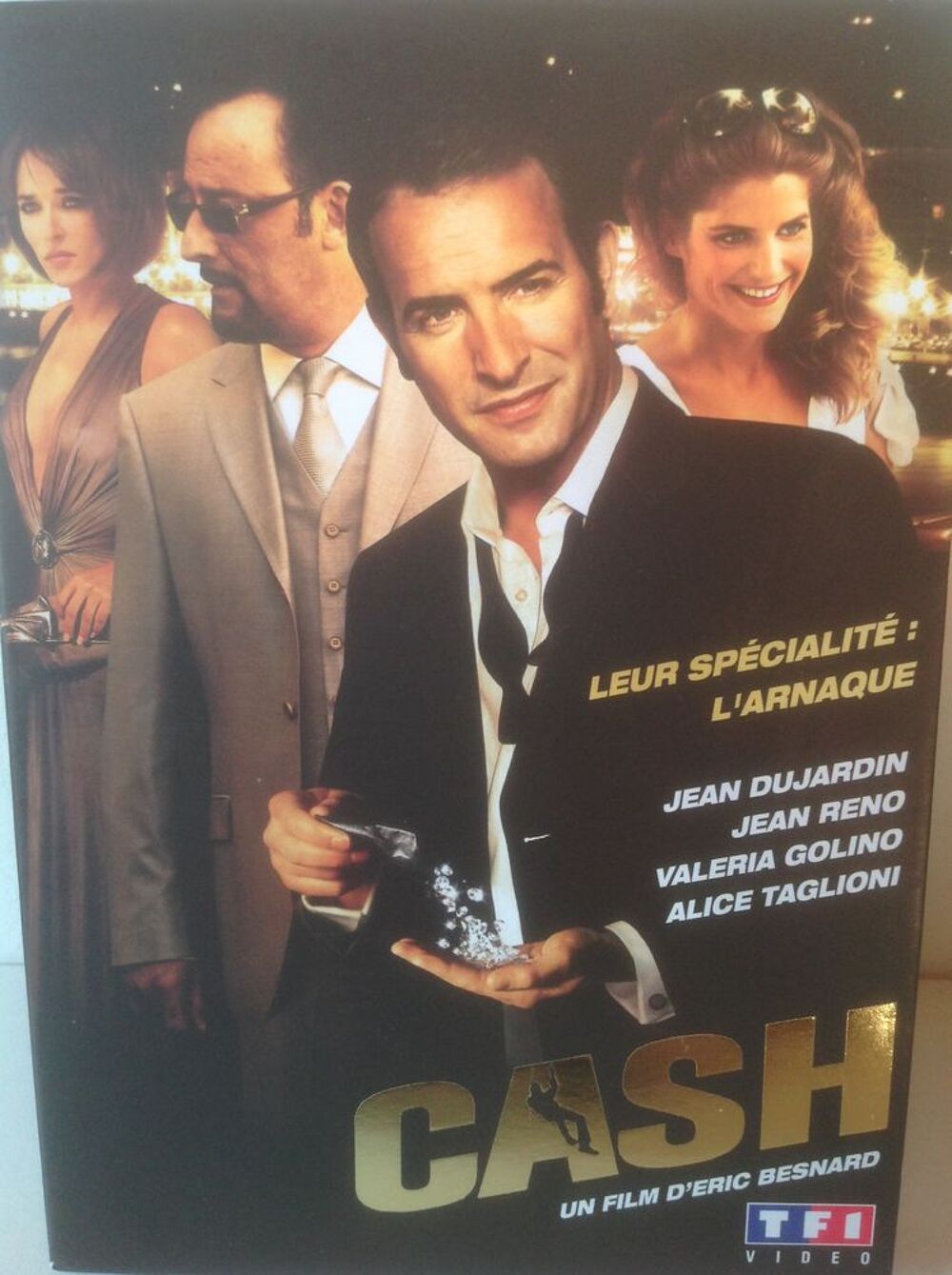 CASH DVD &Eacute;TAT NEUF + BONUS Envoi Possible
DVD et blu-ray