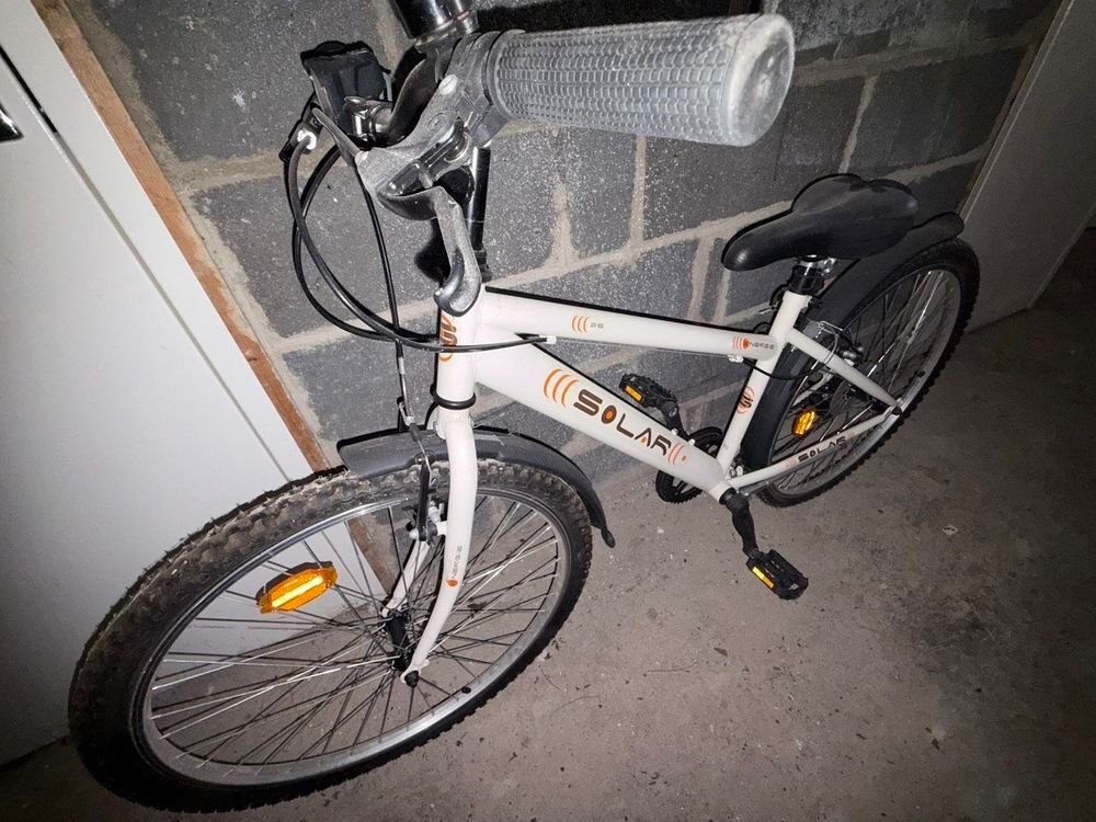 v&eacute;lo solar blanc Vélos