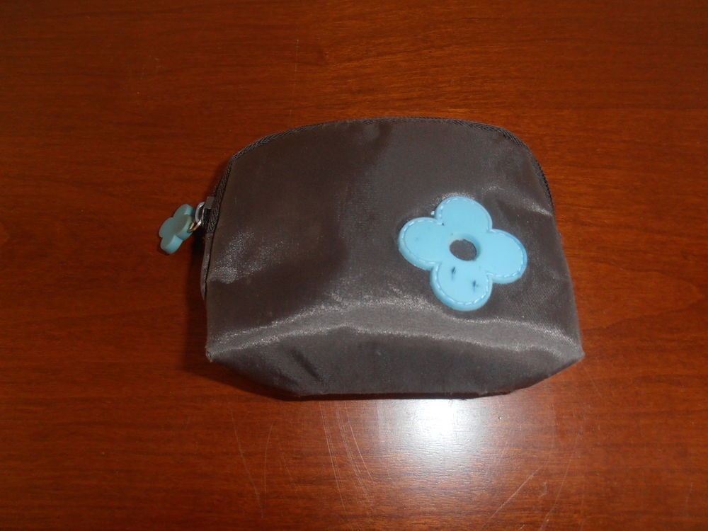 Pochette marron fleur bleue (39) Maroquinerie