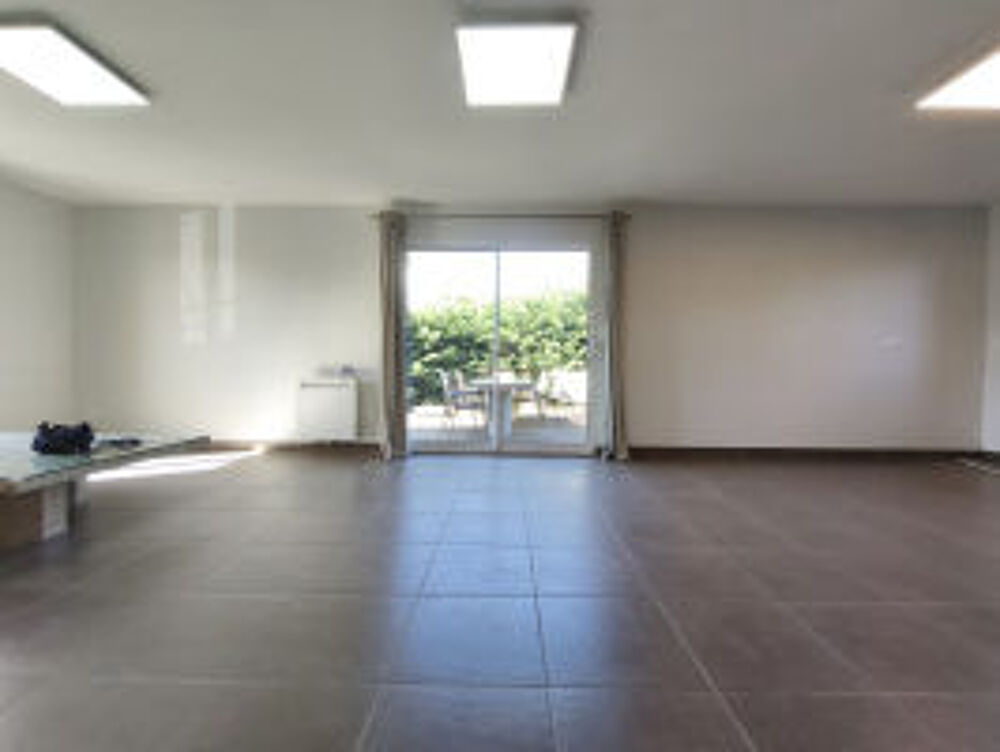 Vente Villa Au coeur du village, villa récente 110 m2 sur terrain 422 m2 Montagny