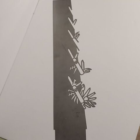 V�ritable Plaque de publicit� VICTORINOX en acier au carbone 35 Saumur (49)