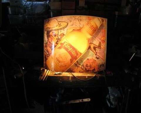 Enseigne lumineuse 
Tr�s bon �tat
Pas d'envoi 45 Gron (89)