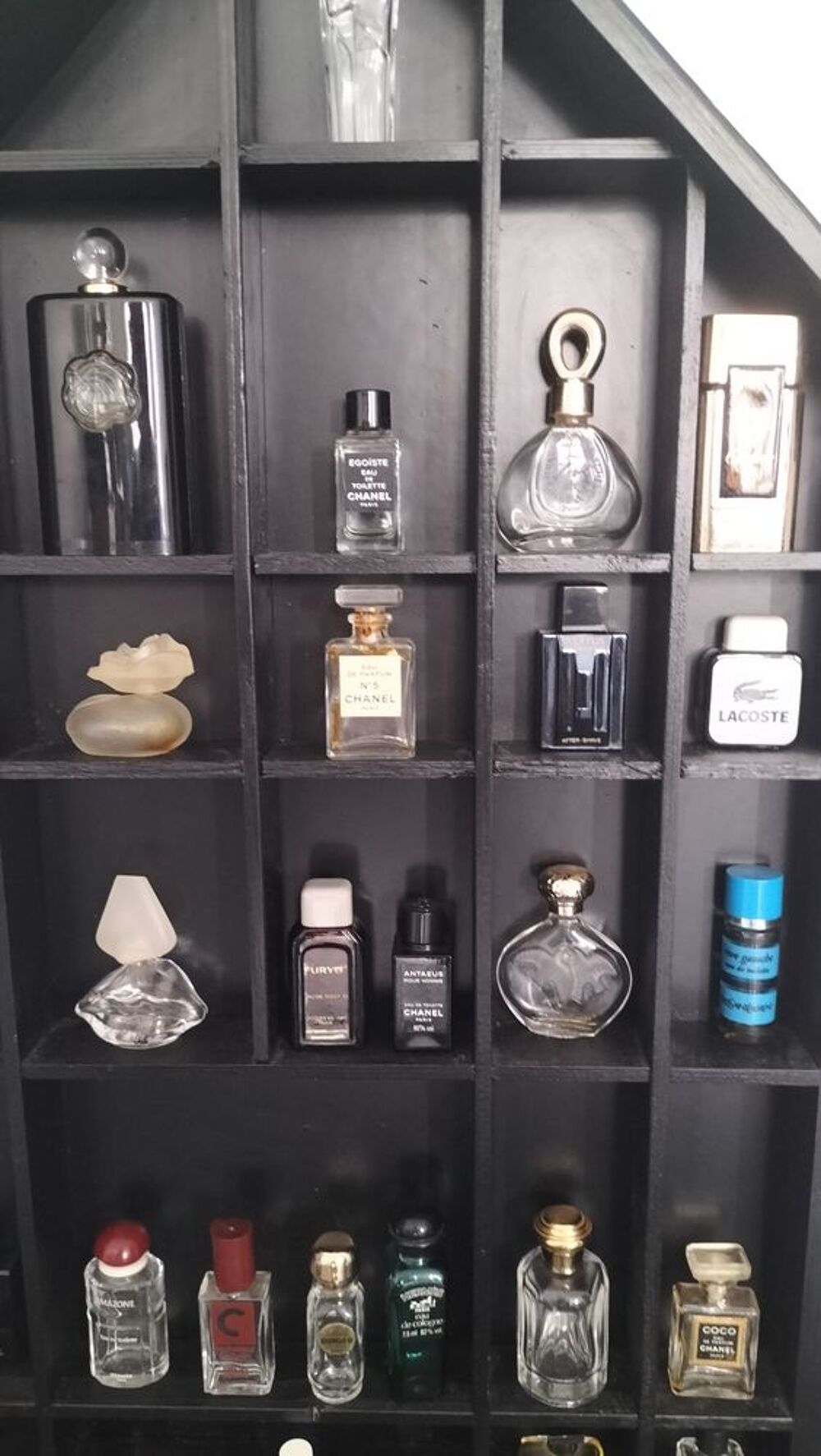 Miniatures de parfums. 