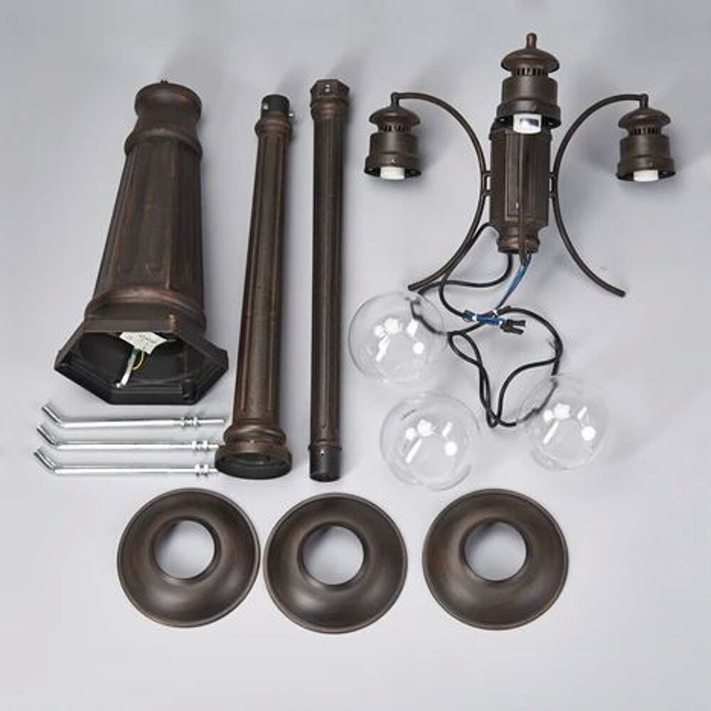 R&eacute;verb&egrave;re jardin 3 lampes
Fonte d'alu
Teinte bronze Jardin