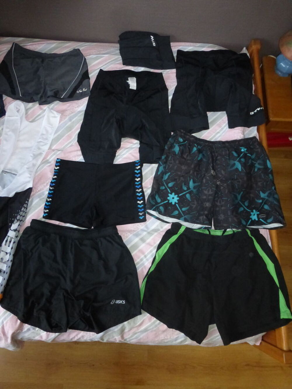 VETEMENT DE SPORT v&eacute;lo et autres - HOMME XL et L Vêtements