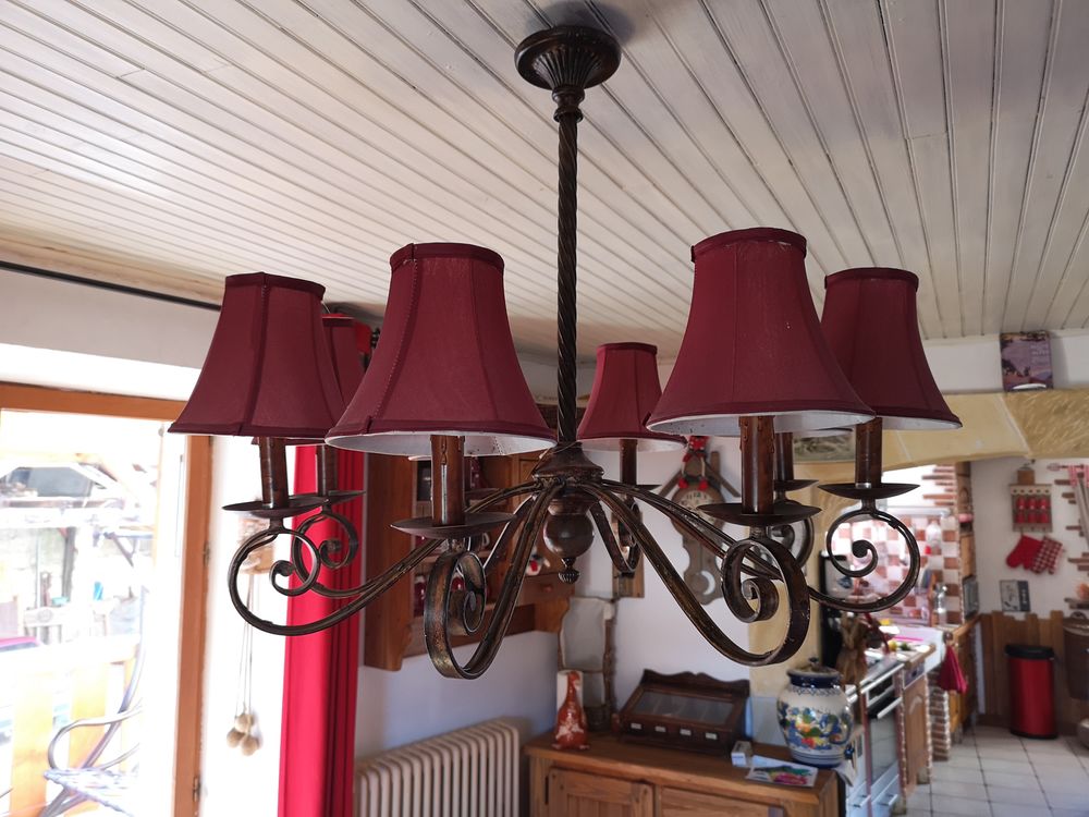 lustre en fer forg&eacute; 8 lampes Décoration