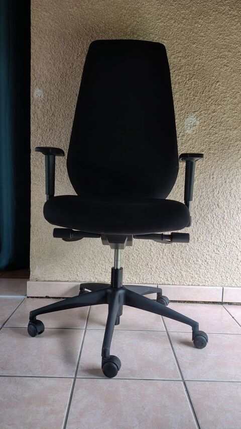 Fauteuil de bureau NAVAILLE multi réglages état neuf Nantes (44)