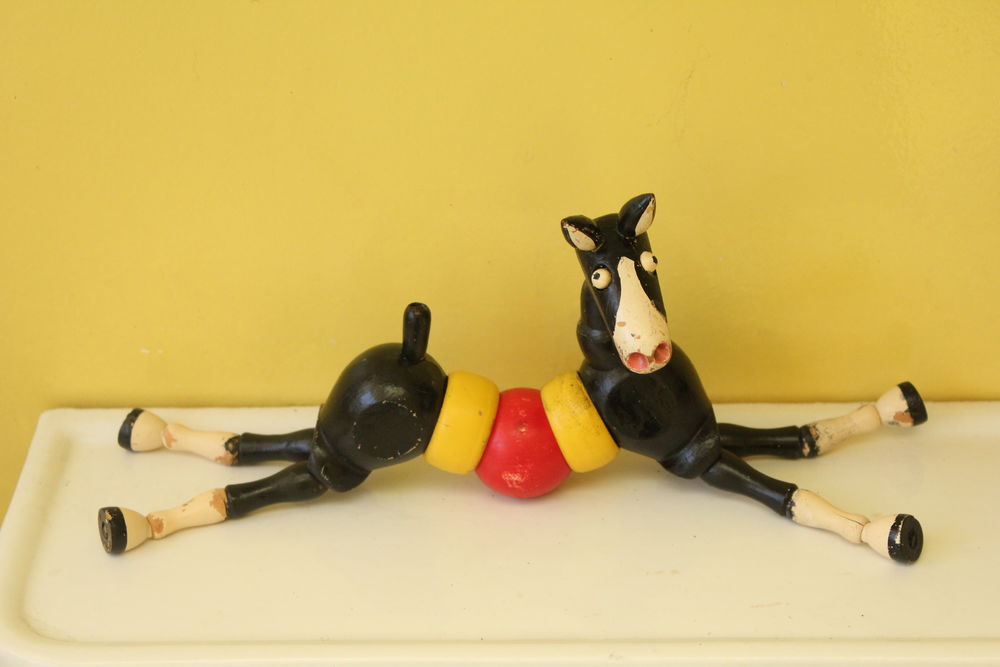 Jouet ancien cheval en bois articul&eacute; Jeux / jouets