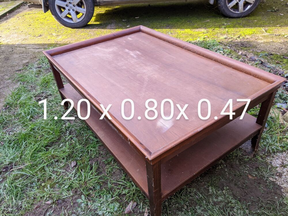 une table basse en bois Meubles