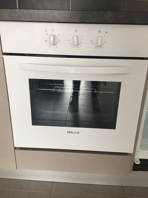 Four encastrable blanc PROLINE 90 Saint-Malo (35)