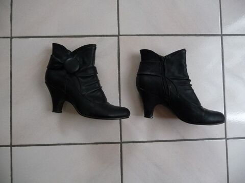 Bottines noires gros bouton taille 38 20 Celles-sur-Belle (79)