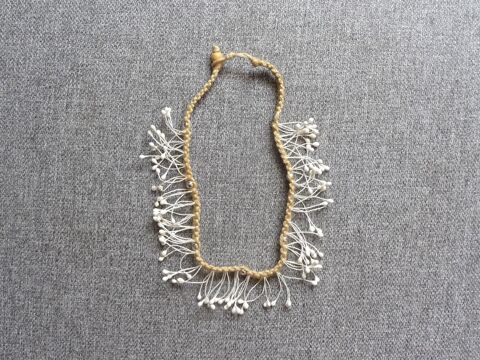 Collier Beige avec ses Fines Brindilles Blanches- Neuf 3 Paris 15 (75)
