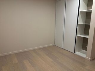  Appartement à louer 3 pièces 75 m²