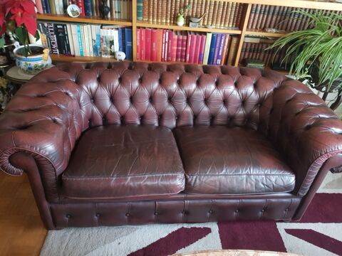 canapé chesterfield vintage deux places en cuir 750 Marly-le-Roi (78)