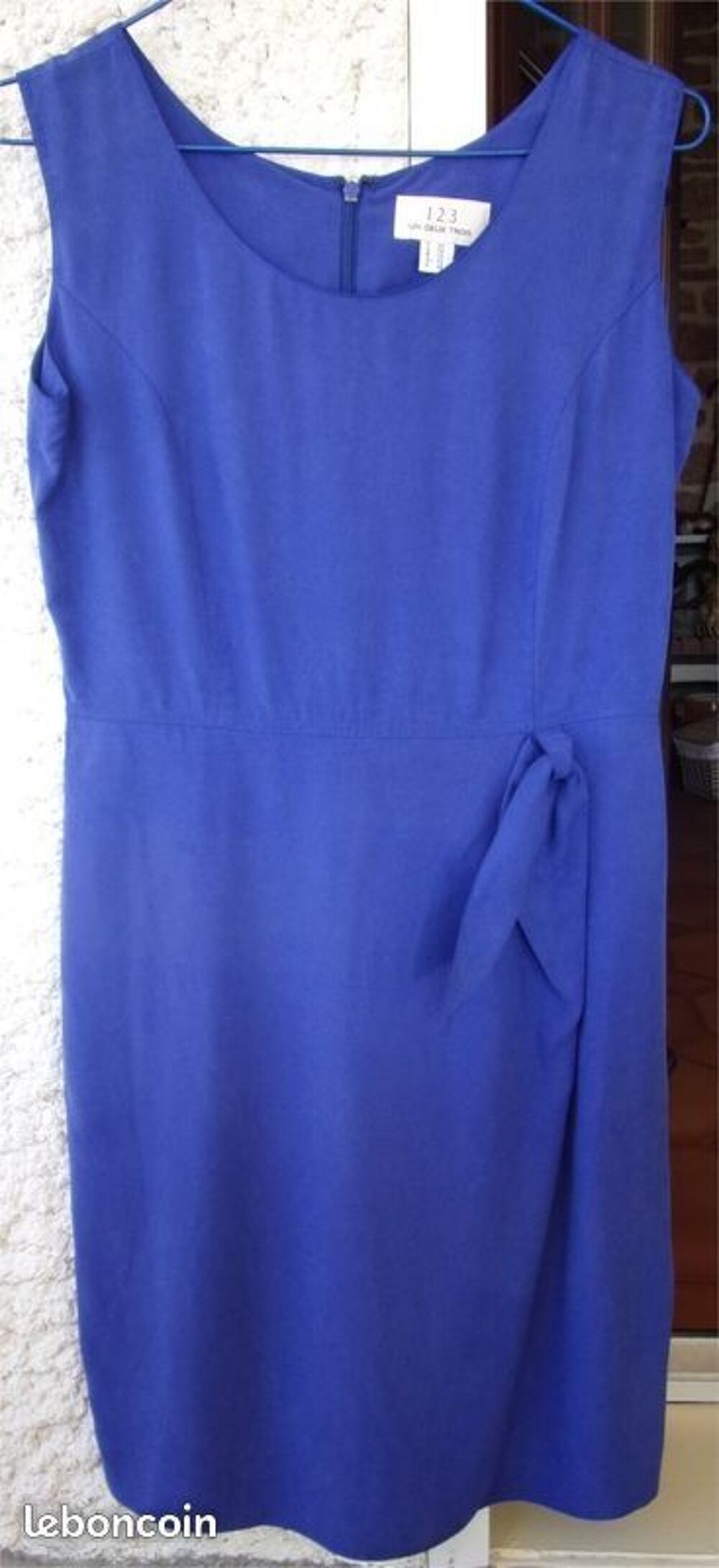 Robe bleue en soie Vêtements