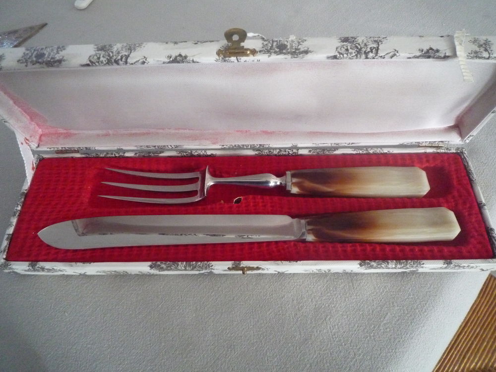 Service &agrave; d&eacute;couper. Cuisine