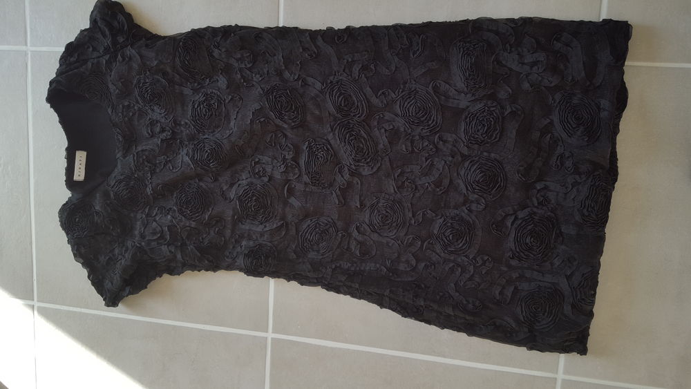 Robe noire chic 38
Vêtements