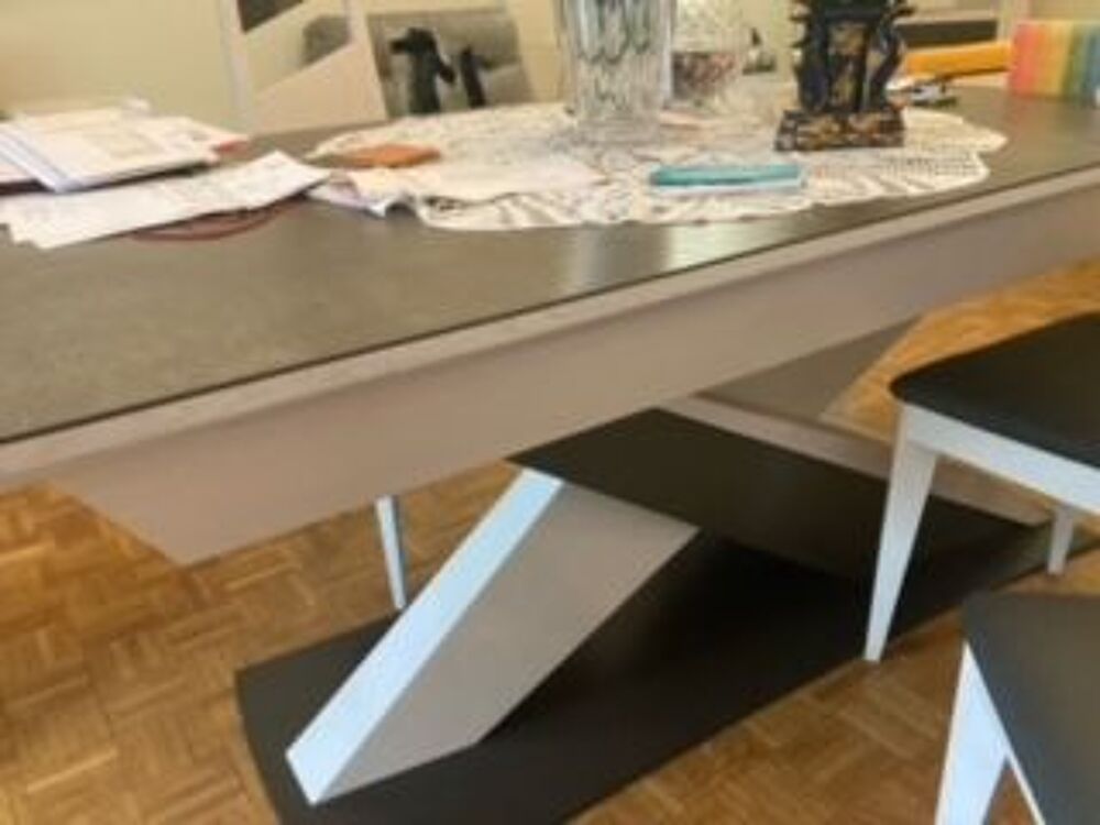 VIDE MAISON suite &agrave; placement en hospitalisation Meubles