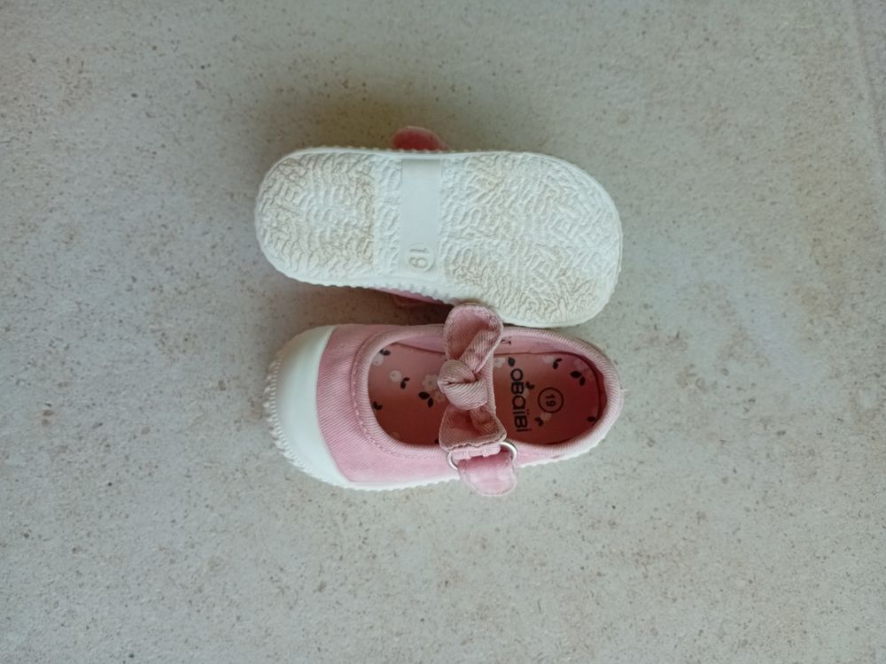 Chaussures B&eacute;b&eacute; 6 mois taille 19 Chaussures enfants
