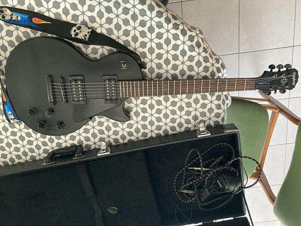 Guitare electrique Epiphone Goth Les Paul Studio Instruments de musique