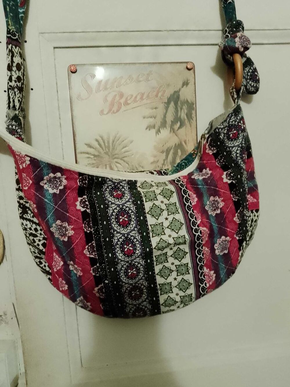 sac &agrave; bandouli&egrave;re en tissu multicolore neuf. Maroquinerie