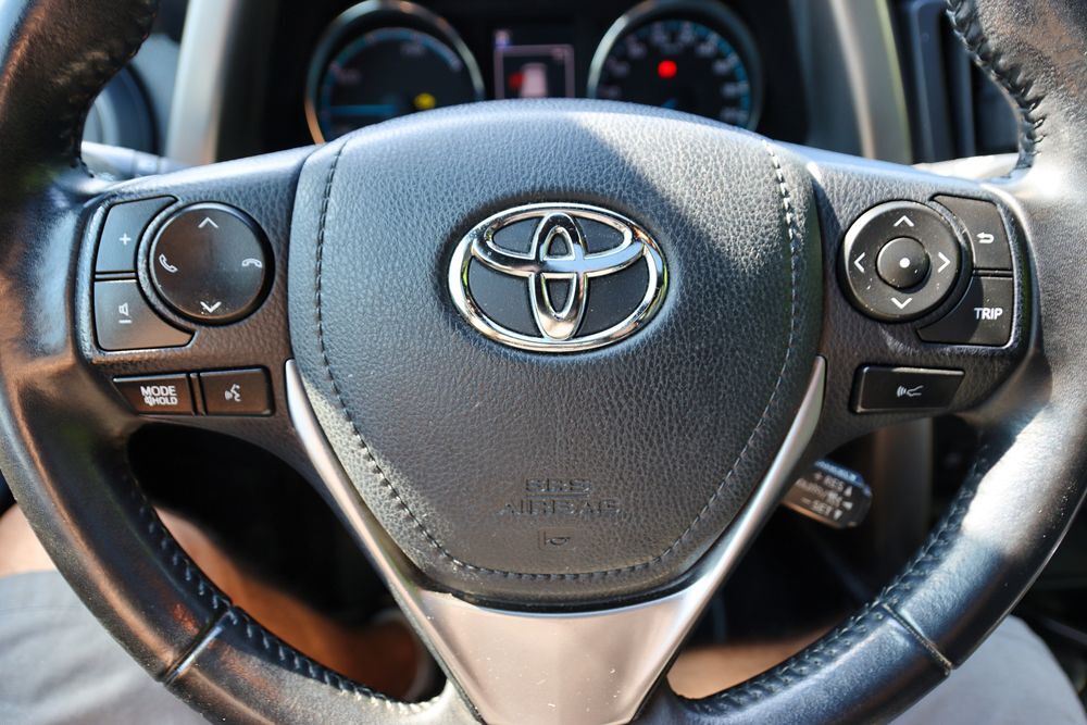RAV 4 RAV4 Hybride 197ch AWD Collection 2018 occasion 26450 Cl&eacute;on-d'Andran