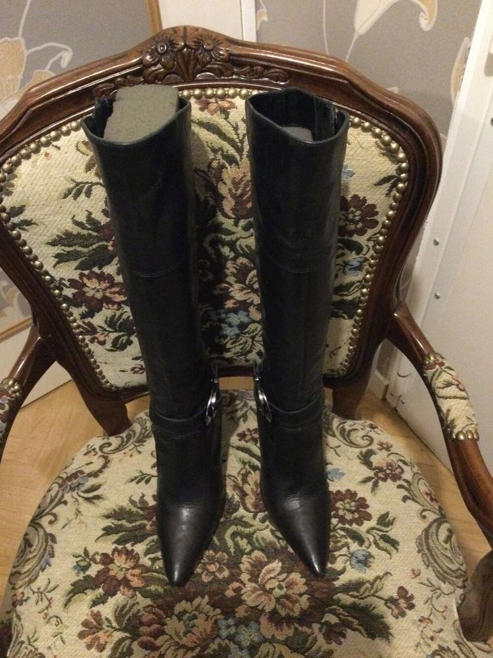 BOTTE CUIR AGNEAU NOIR avec une Bride sur le c&ocirc;t&eacute; SAN MARINA Chaussures