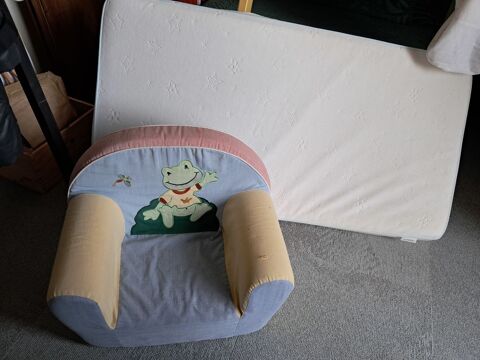 matelas petit lit , avec 2 chauffeuses Mérignac (33)