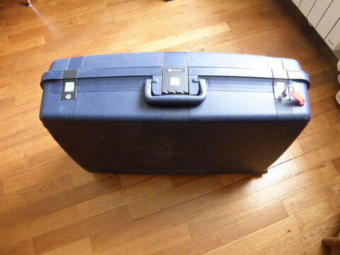 valise rigide 0 Aubevoye (27)