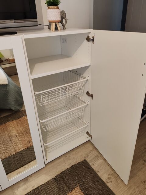 Armoire blanche avec paniers de rangement m�talliques 100 Le Havre (76)