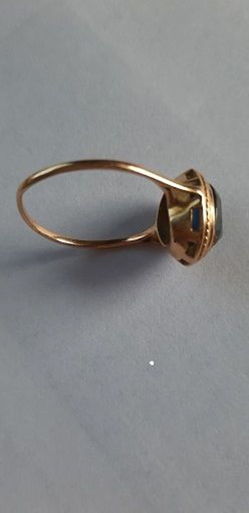 BAGUE SAPHYR OR 18 CARATS - DIAMETRE 19 MM - BON ETAT - Bijoux et montres