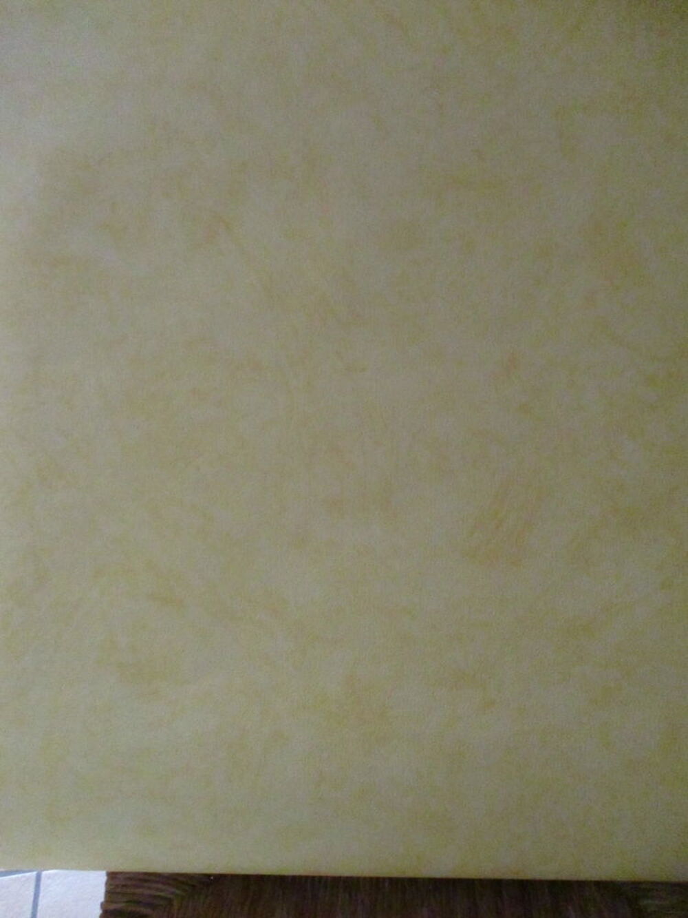 tapisserie jaune neuve et autres Décoration