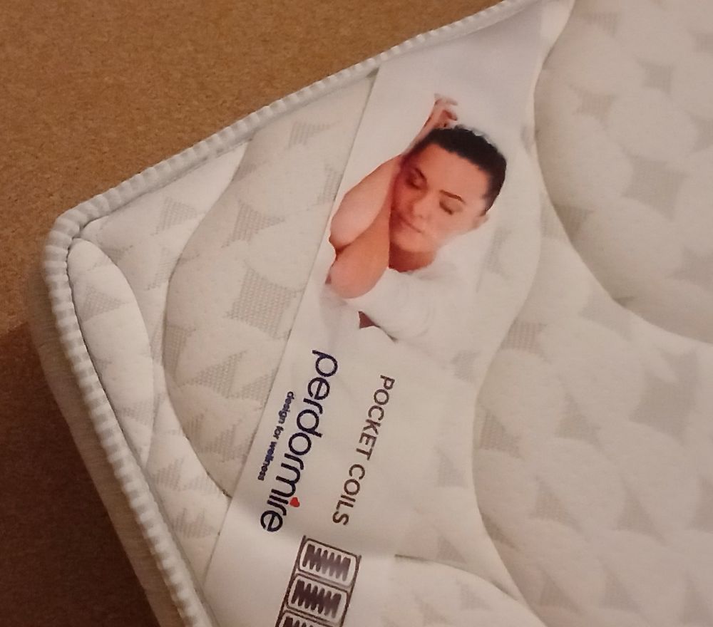Matelas en 90 x 190 de marque EPEDA &agrave; M&eacute;moire de forme Meubles