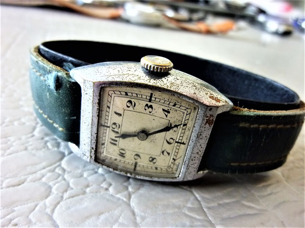 MONTRE Dame ART DECO m&eacute;canique 1930 DAM1019 Bijoux et montres