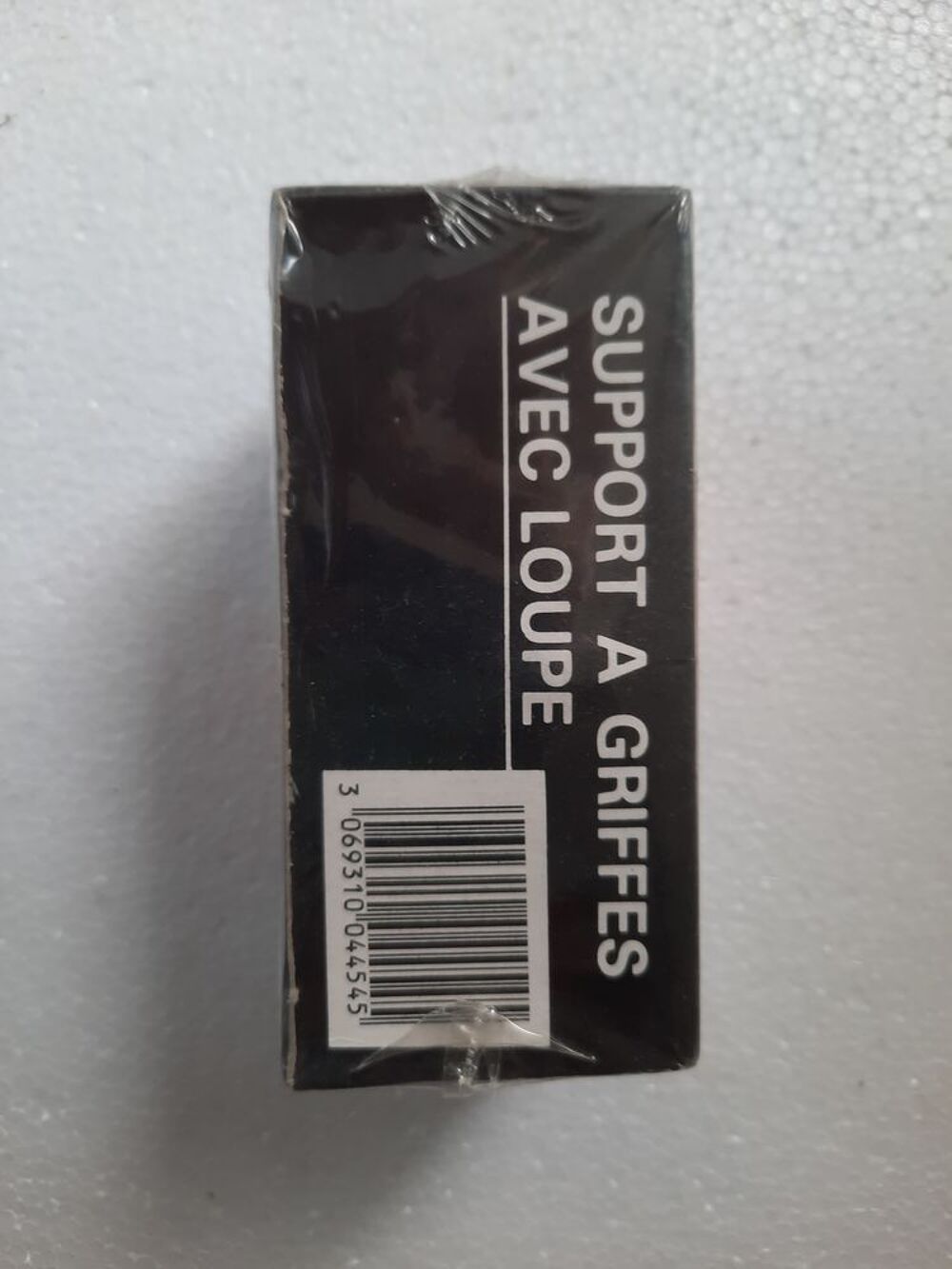 Support &agrave; griffes avec loupe Bricolage