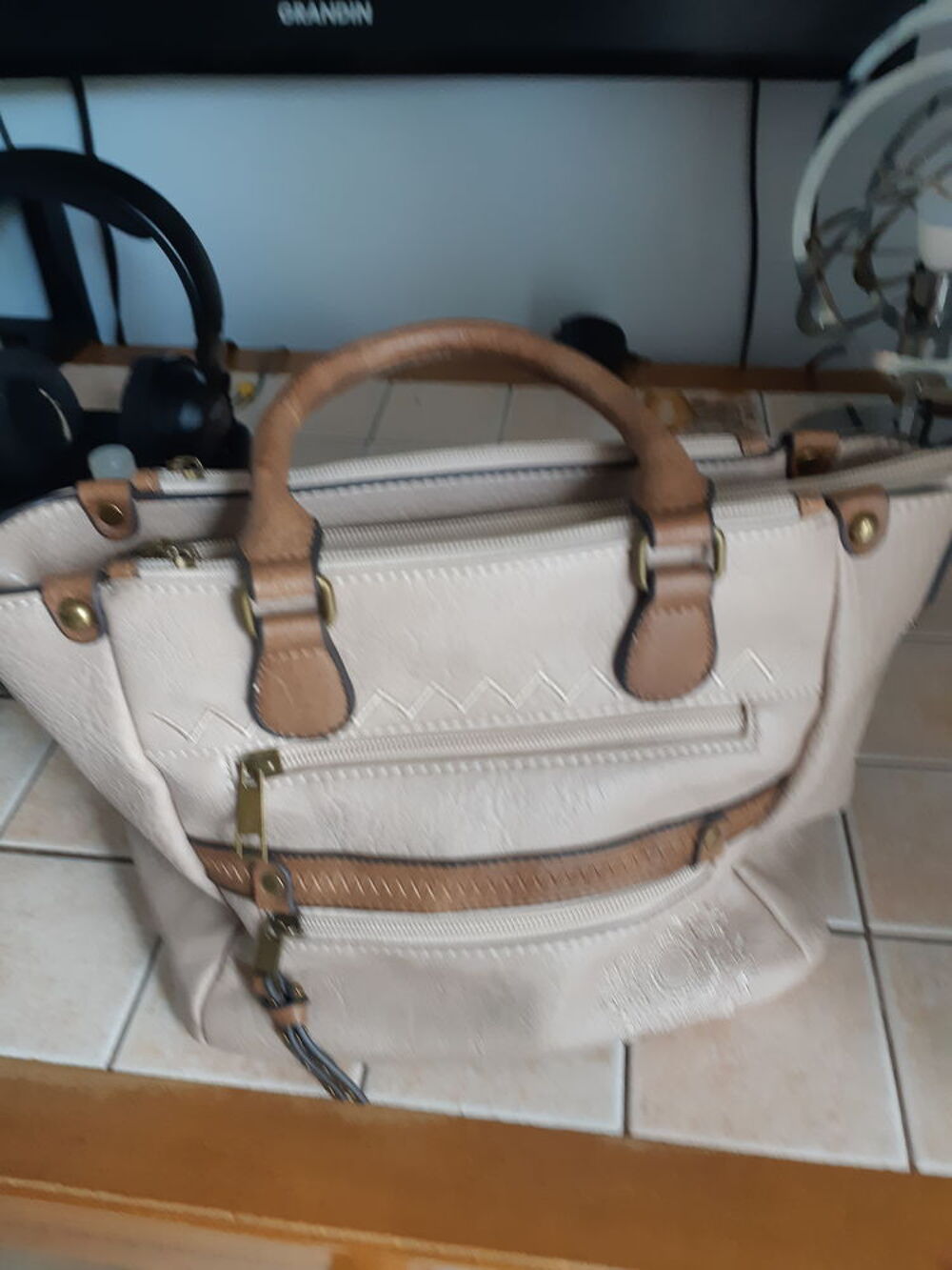 Sac pratique &agrave; multi-poches ferm&eacute;es Maroquinerie