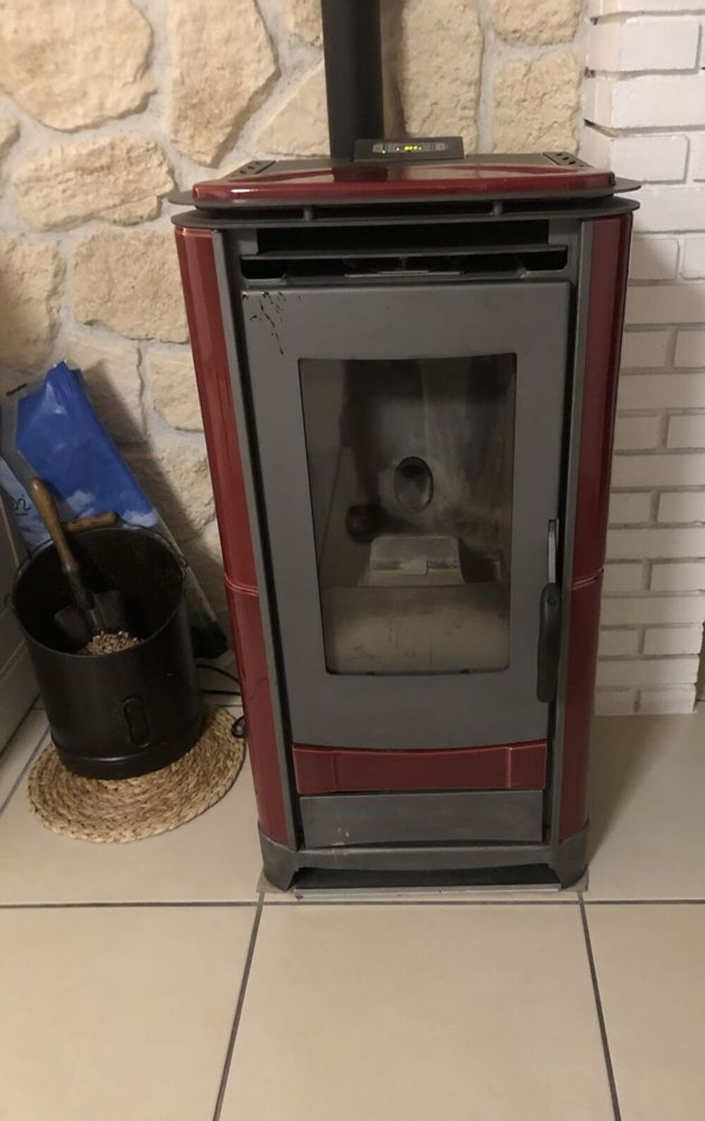 Po&ecirc;le &agrave; granules Thermorossi 1500. Electroménager