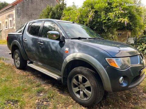 Mitsubishi L200 2.5 TD 178 DBLE CAB INTENSE 2009 occasion Vannes 56000