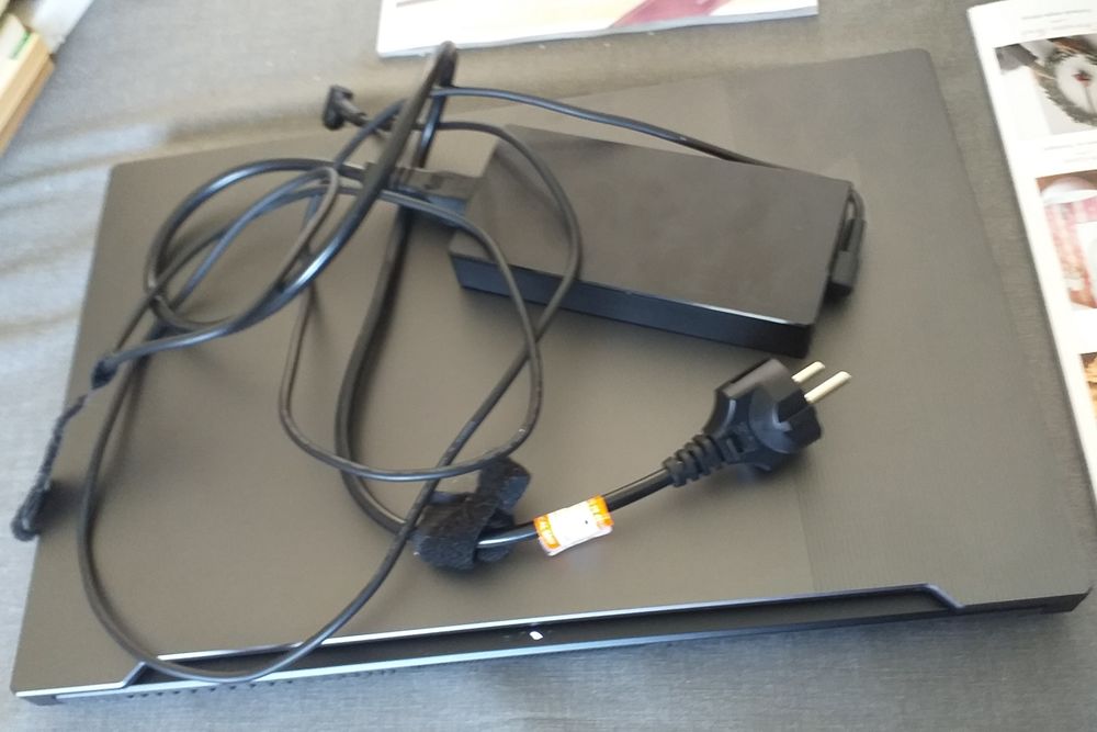 Ordinateur portable GAMER+ Windows Prof 11+Sacoche transport Matériel informatique