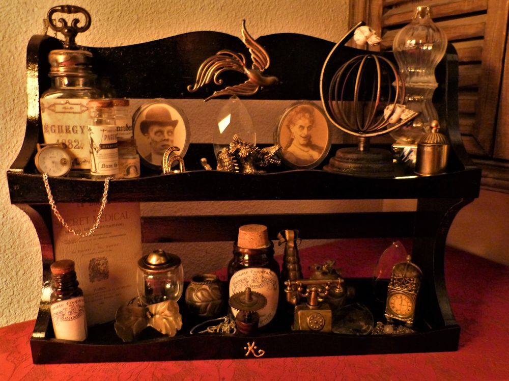 Cabinet de Curiosit&eacute;s "VICTORIAN INSPIRATION" Steampunk Décoration