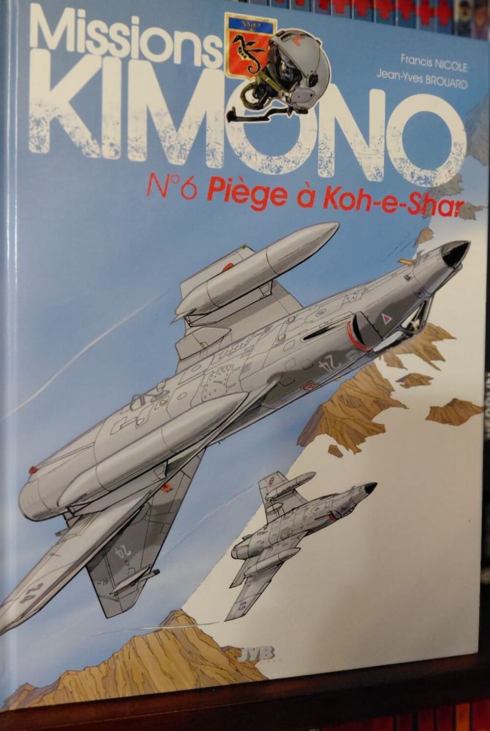 Mod&egrave;le r&eacute;duit v&eacute;hicules militaires et BD 