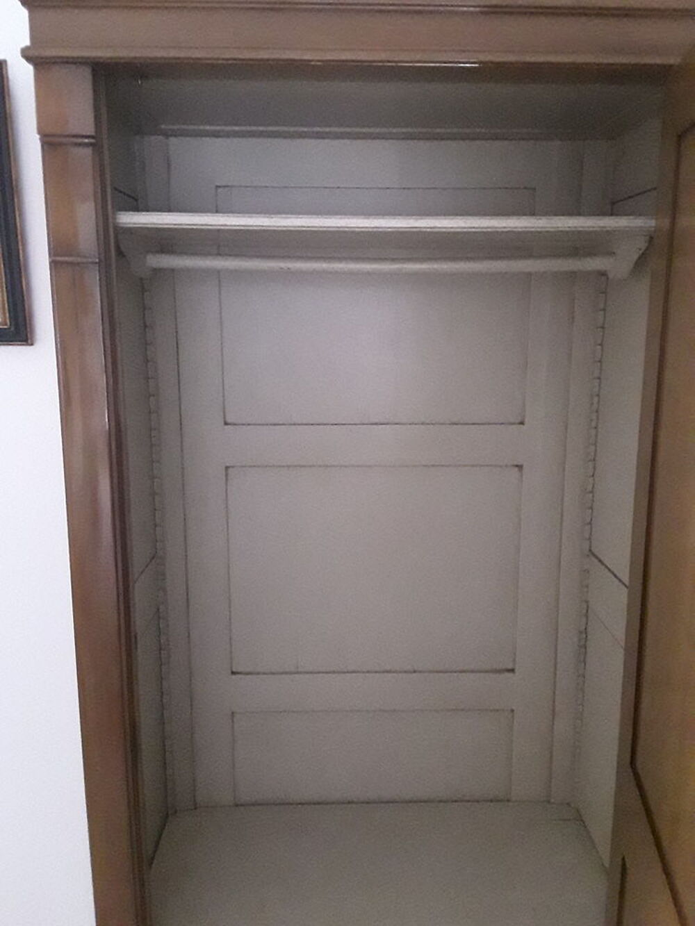 Armoire en merisier de marque crozatier Meubles