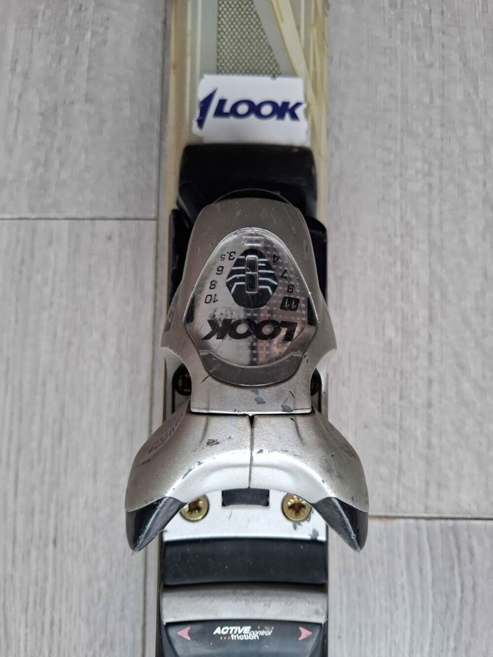 Skis piste Dynastar avec fixations hommes &eacute;tat satisfaisant Sports