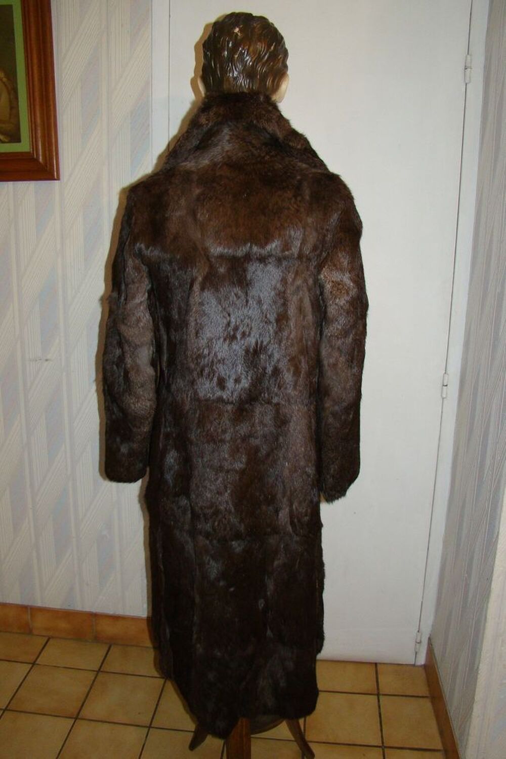 Manteau de fourrure en lapin vintage ann&eacute;es 1970 T. 42
Vêtements