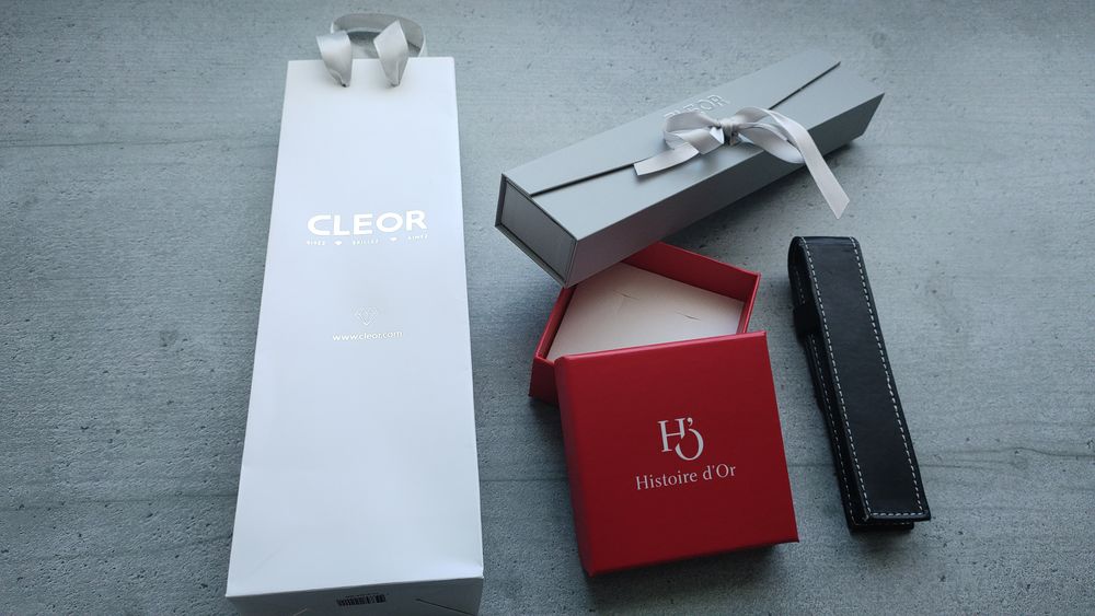 Lot de bo&icirc;tes de pr&eacute;sentation pour bijoux en tr&egrave;s bon &eacute;tat Bijoux et montres