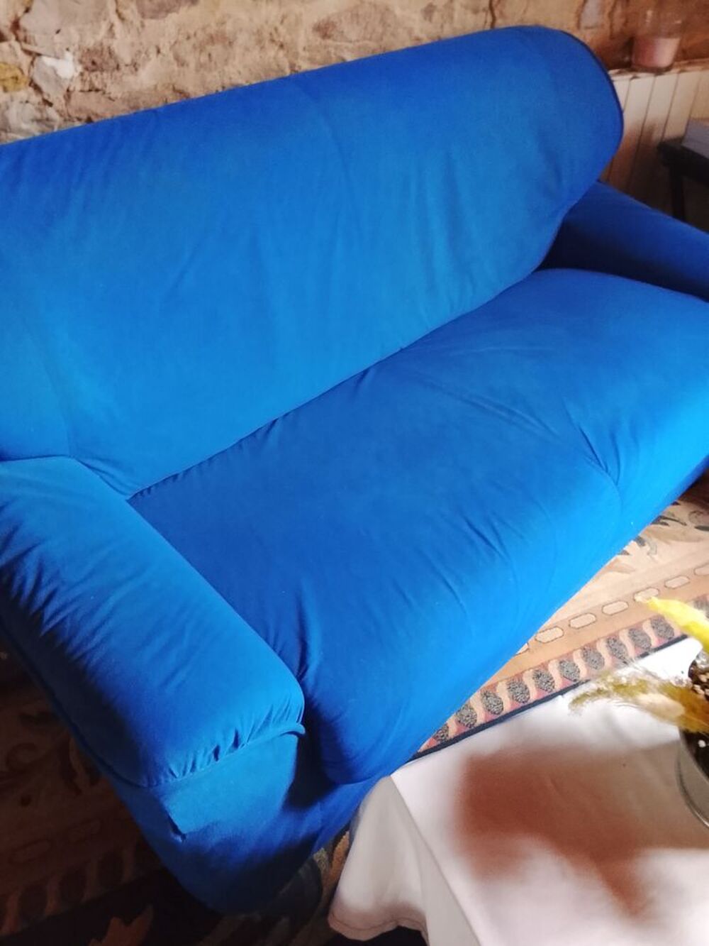1 canap&eacute; bleu de 2 places Meubles